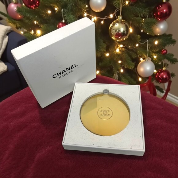 Chanel gold-toned compact mirror - Picture 1 of 3